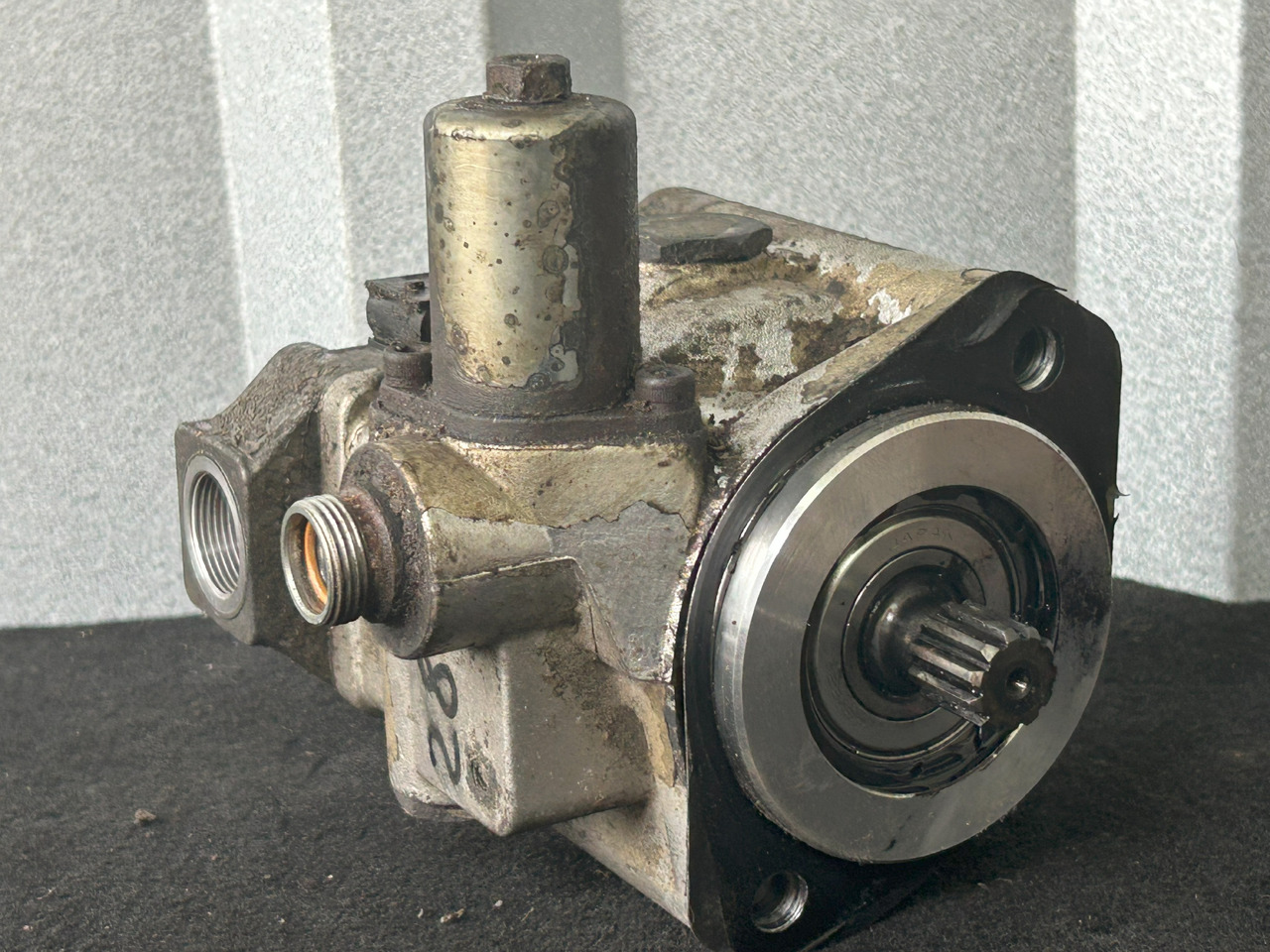 MERCEDES-BENZ ACTROS MP4 POWER STEERING PUMP - Bomba de direção por Camião: foto 1 MERCEDES-BENZ ACTROS MP4 POWER STEERING PUMP - Bomba de direção por Camião: foto 1