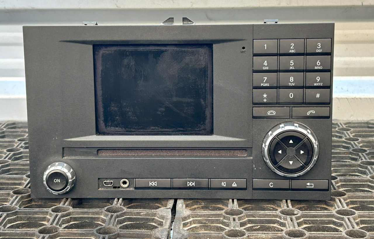 MERCEDES RADIO NAVIGATION MERCEDES ACTROS MP4 - Sistema de navegação: foto 1 MERCEDES RADIO NAVIGATION MERCEDES ACTROS MP4 - Sistema de navegação: foto 1