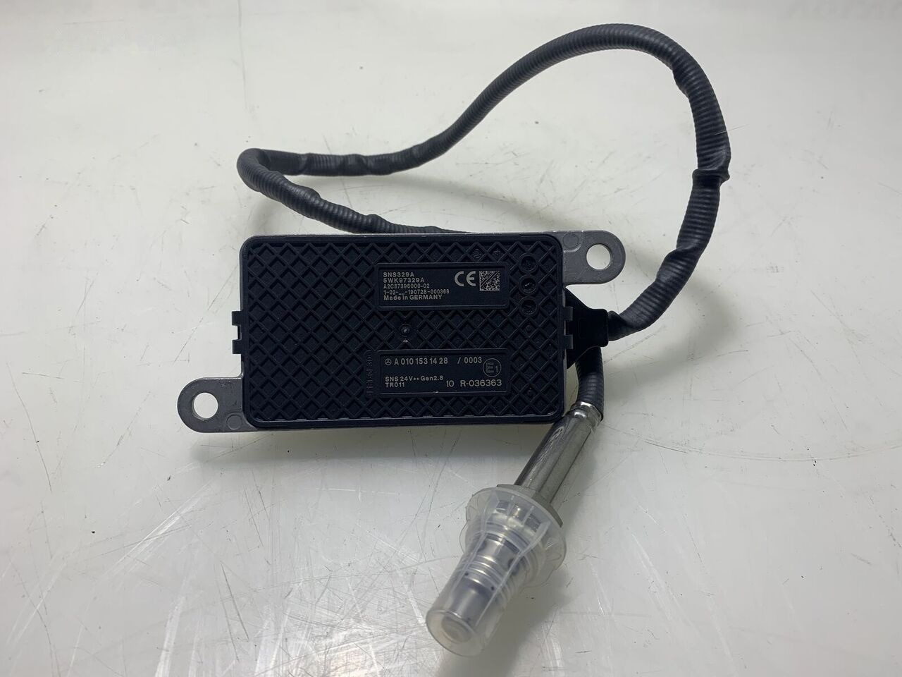 Mercedes-Benz ACTROS A 0101531428 Mercedes-Benz ACTROS truck - Sensor por Camião: foto 2 Mercedes-Benz ACTROS A 0101531428 Mercedes-Benz ACTROS truck - Sensor por Camião: foto 2