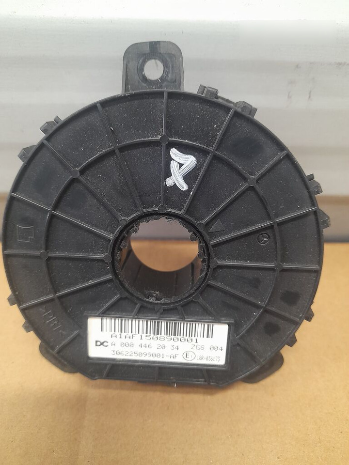 Mercedes-Benz ACTROS MP4 A0004462034 - Sensor por Camião: foto 2 Mercedes-Benz ACTROS MP4 A0004462034 - Sensor por Camião: foto 2