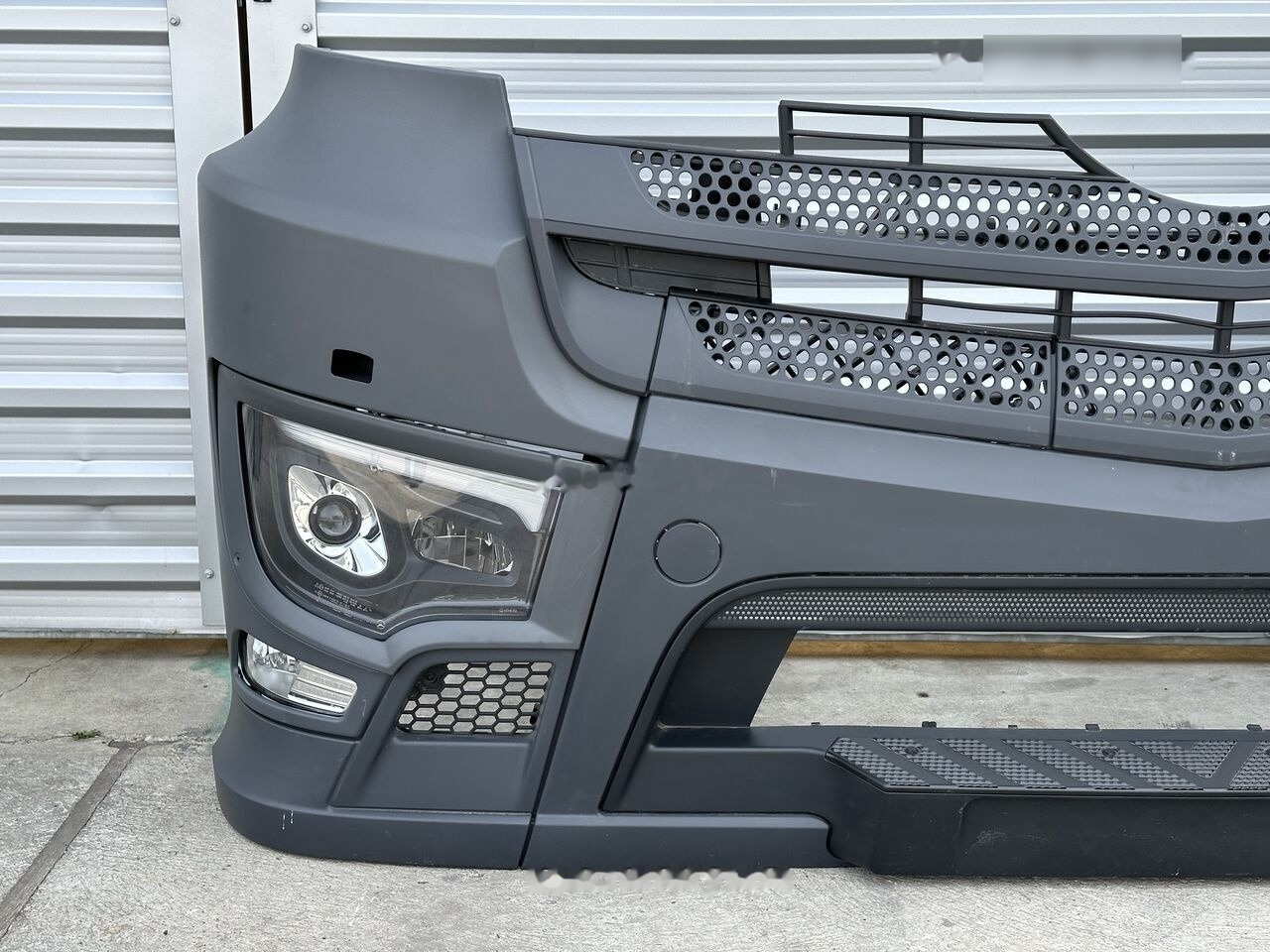 Mercedes-Benz ACTROS MP4 MP5 A9618203159 A9618203059 Mercedes-Benz A 9608801690 A9618203159 A9618203059 - Para-choque por Camião: foto 3 Mercedes-Benz ACTROS MP4 MP5 A9618203159 A9618203059 Mercedes-Benz A 9608801690 A9618203159 A9618203059 - Para-choque por Camião: foto 3