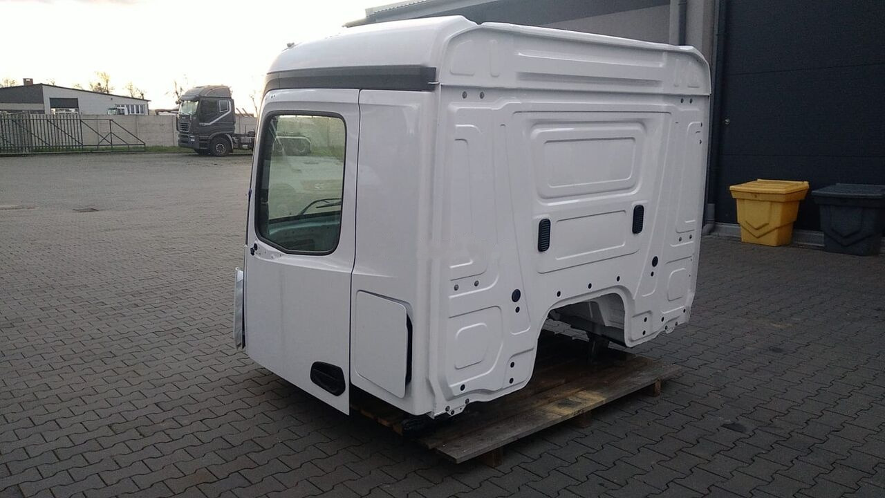 Mercedes-Benz Arocs 8x8 8x6 4x4 6x6 6x4 M Classic Space 320mm Mercedes-Benz AROCS Arocs 8x8 8x6 4x4 6x6 6x4 M Classic Space 320mm truck - Cabine por Camião: foto 3 Mercedes-Benz Arocs 8x8 8x6 4x4 6x6 6x4 M Classic Space 320mm Mercedes-Benz AROCS Arocs 8x8 8x6 4x4 6x6 6x4 M Classic Space 320mm truck - Cabine por Camião: foto 3