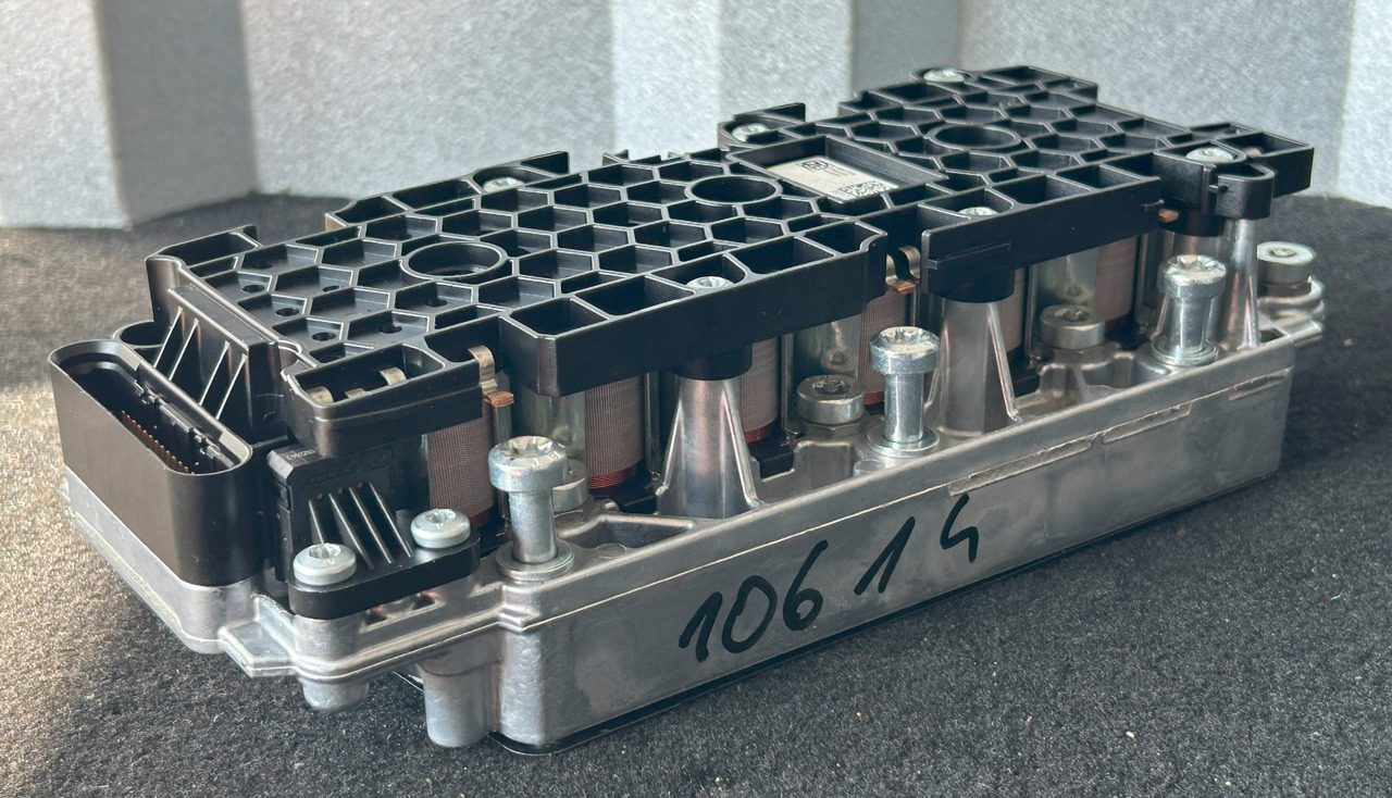 ZF DAF XF 106 530 TRAXON ZF VALVE BLOCK - Centralina electrónica por Camião: foto 1 ZF DAF XF 106 530 TRAXON ZF VALVE BLOCK - Centralina electrónica por Camião: foto 1