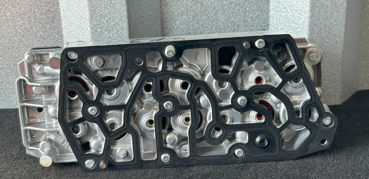 ZF DAF XF 106 530 TRAXON ZF VALVE BLOCK - Centralina electrónica por Camião: foto 2 ZF DAF XF 106 530 TRAXON ZF VALVE BLOCK - Centralina electrónica por Camião: foto 2