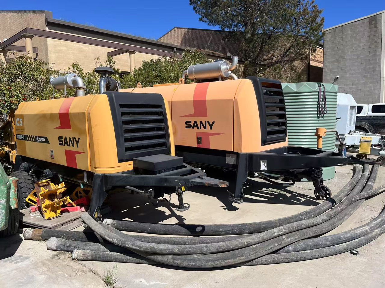 SANY 【ACHIEVE】TOP CONDITION!!! demo new low hours Sany Concrete Trailer Pump 2017 HBT5008C-5S - Bomba de betão estacionária: foto 3 SANY 【ACHIEVE】TOP CONDITION!!! demo new low hours Sany Concrete Trailer Pump 2017 HBT5008C-5S - Bomba de betão estacionária: foto 3