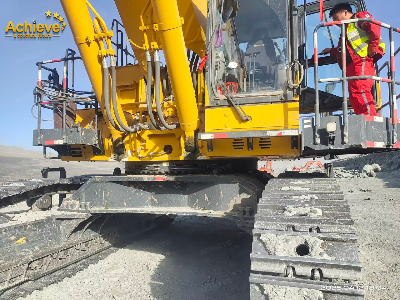 Komatsu 【ACHIEVE】TOP CONDITION!!! PC1250-11R 2023 4500h Horsepower (HP) 758 HP @ 1,800 rpm Operating weight (lbs) 269,300 - 272,600 Bucket Capacity (yd3) 5.3-9.5 - Escavadora de rastos: foto 4 Komatsu 【ACHIEVE】TOP CONDITION!!! PC1250-11R 2023 4500h Horsepower (HP) 758 HP @ 1,800 rpm Operating weight (lbs) 269,300 - 272,600 Bucket Capacity (yd3) 5.3-9.5 - Escavadora de rastos: foto 4