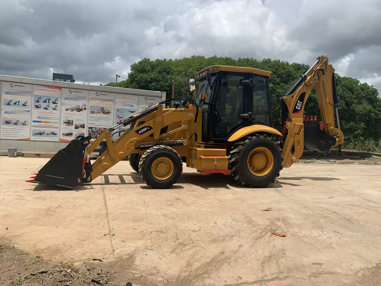 Caterpillar 420F, 420F2 Backhoe Loader with Telescopic Boom - Retroescavadeira: foto 1 Caterpillar 420F, 420F2 Backhoe Loader with Telescopic Boom - Retroescavadeira: foto 1