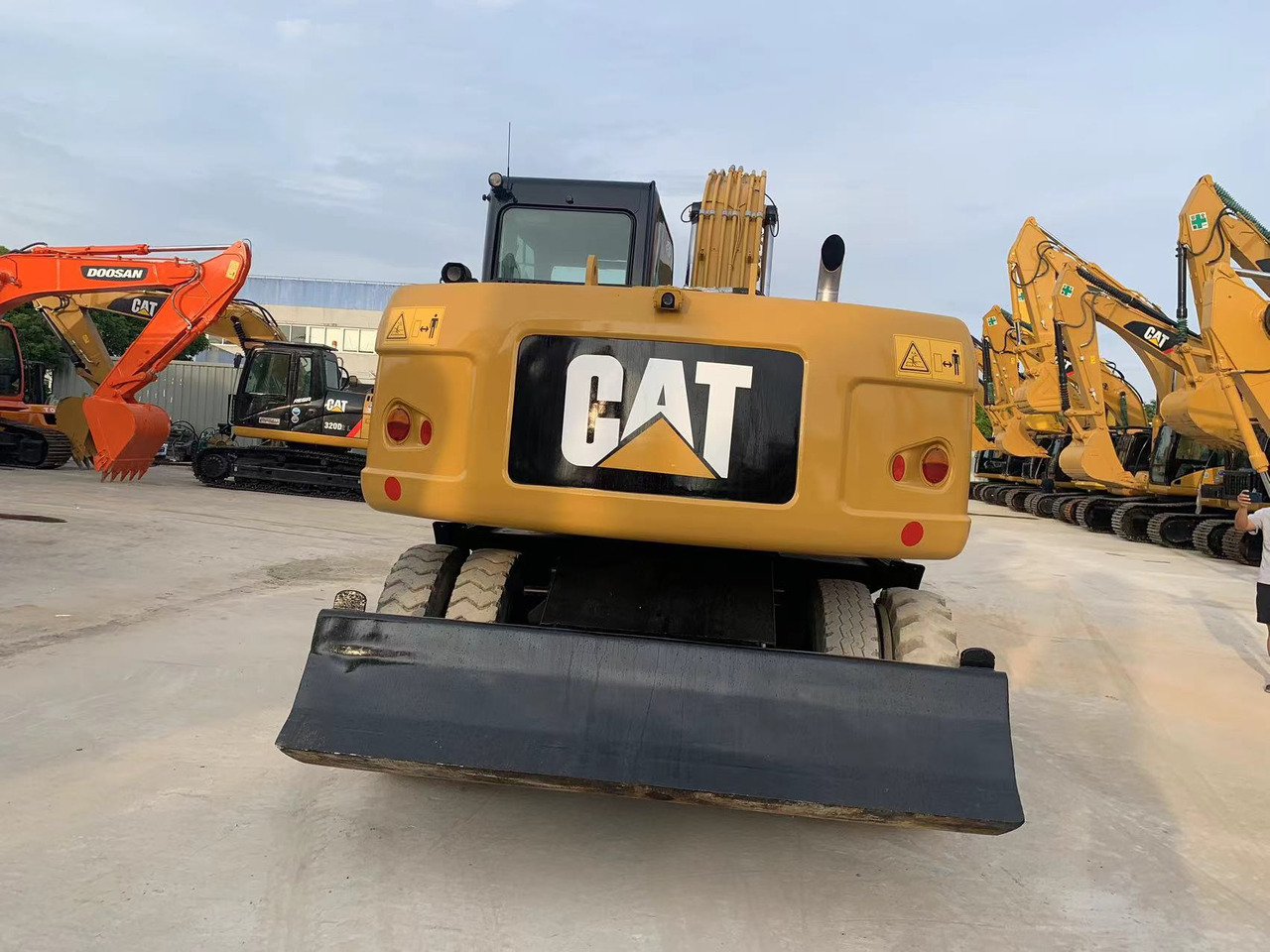 Caterpillar M315D Wheel Excavator Moving by Tires - Escavadeira de rodas: foto 4 Caterpillar M315D Wheel Excavator Moving by Tires - Escavadeira de rodas: foto 4