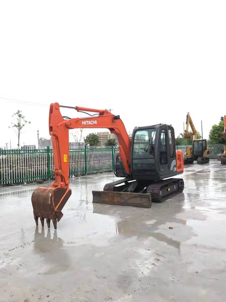 Hitachi 6 ton Hydraulic Excavator ZX60 Good Price - Escavadora de rastos: foto 1 Hitachi 6 ton Hydraulic Excavator ZX60 Good Price - Escavadora de rastos: foto 1
