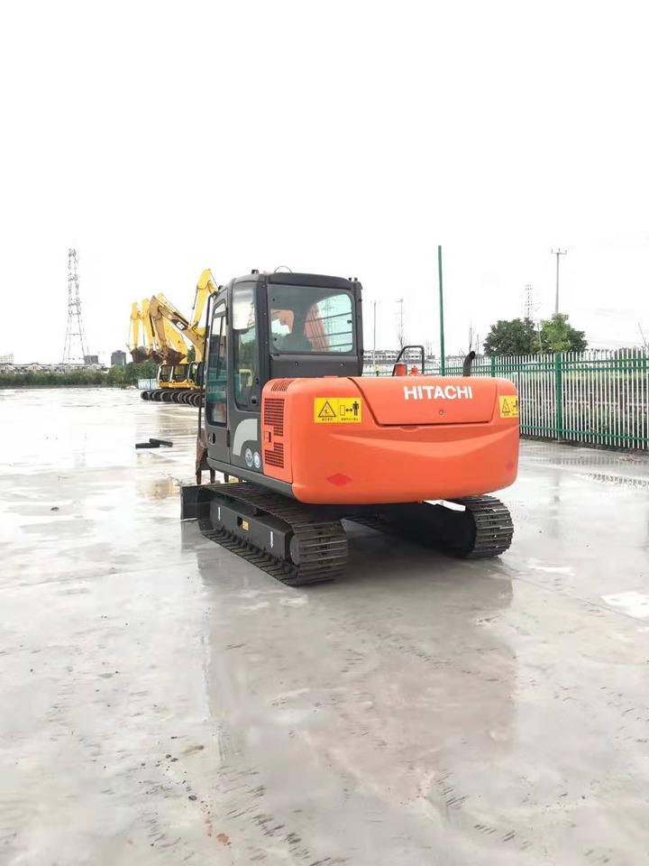 Hitachi 6 ton Hydraulic Excavator ZX60 Good Price - Escavadora de rastos: foto 4 Hitachi 6 ton Hydraulic Excavator ZX60 Good Price - Escavadora de rastos: foto 4