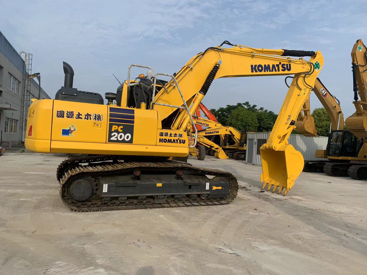 Komatsu 20 ton Excavator PC200-7, PC200-8 with Hydraulic Hammer - Escavadora de rastos: foto 2 Komatsu 20 ton Excavator PC200-7, PC200-8 with Hydraulic Hammer - Escavadora de rastos: foto 2