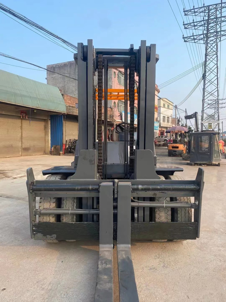 TCM FD100 Forklift Good Price Secondhand 10 ton Forklift Machine - Empilhadeira a diesel: foto 4 TCM FD100 Forklift Good Price Secondhand 10 ton Forklift Machine - Empilhadeira a diesel: foto 4