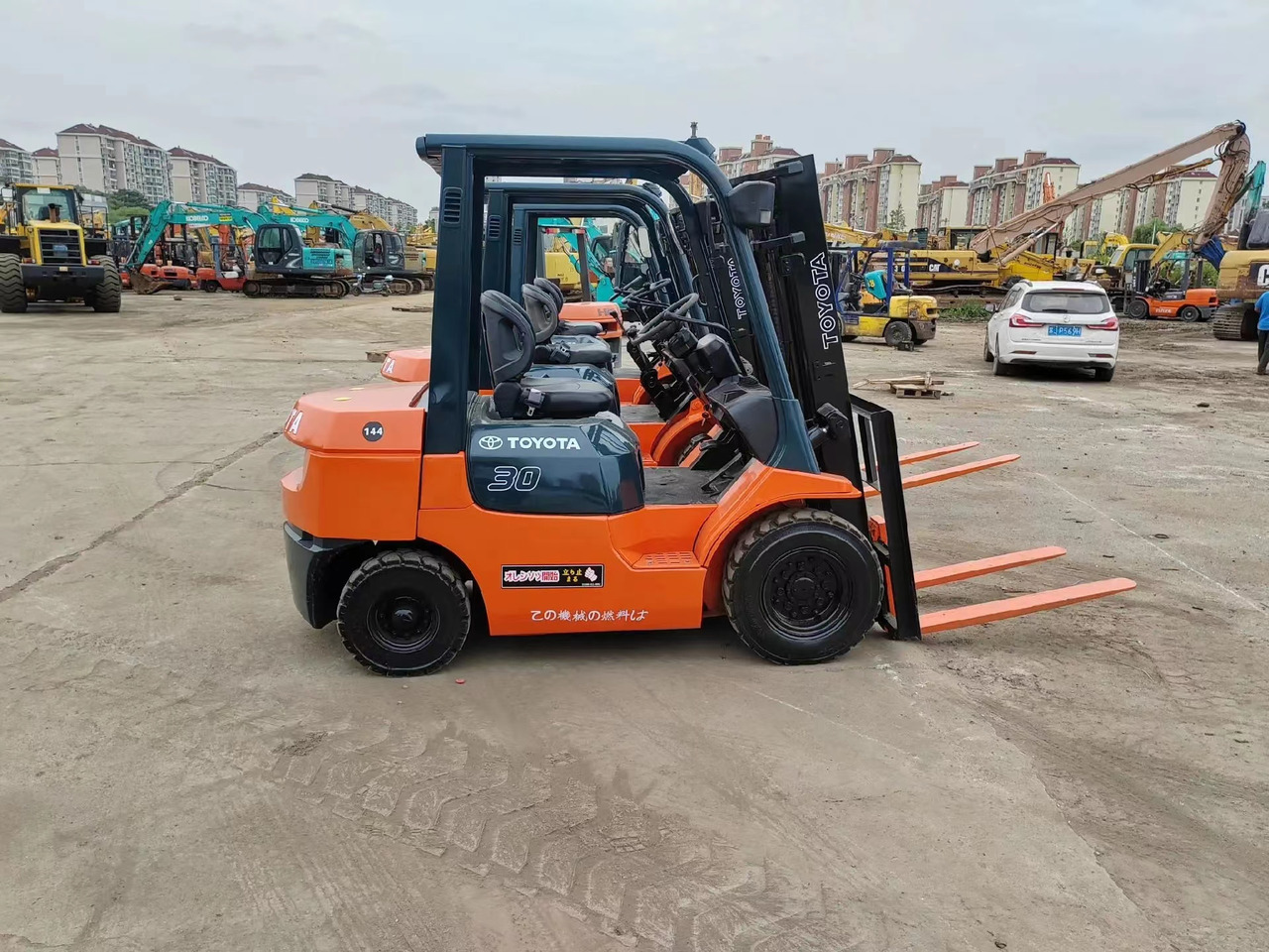 Toyota 3 ton Forklift FD30 with Free Lift, Side Shifter, Clamp - Empilhadeira a diesel: foto 2 Toyota 3 ton Forklift FD30 with Free Lift, Side Shifter, Clamp - Empilhadeira a diesel: foto 2