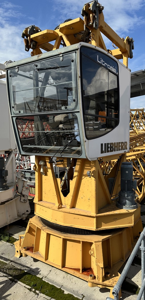 LIEBHERR 280 EC-H 12 Litronic - Guindaste de torre: foto 1 LIEBHERR 280 EC-H 12 Litronic - Guindaste de torre: foto 1