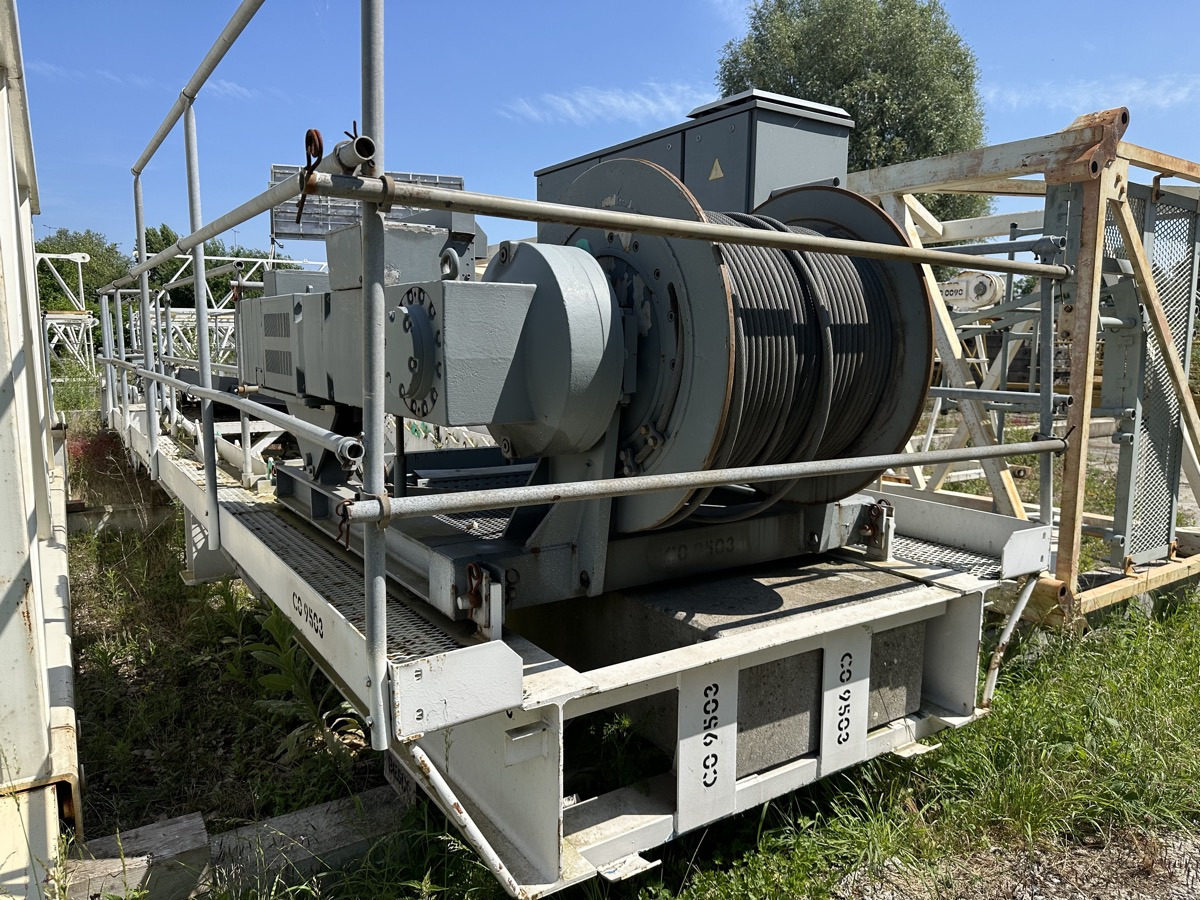 LIEBHERR 280 EC-H 12 Litronic slewing part - Guindaste: foto 2 LIEBHERR 280 EC-H 12 Litronic slewing part - Guindaste: foto 2