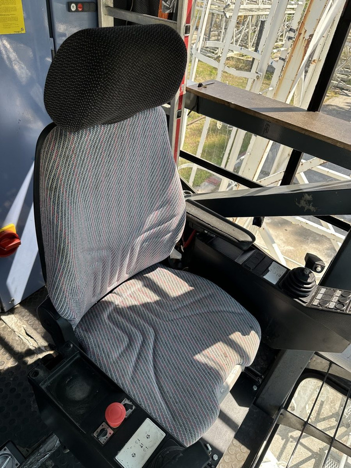 LIEBHERR 280 EC-H 12 Litronic slewing part - Guindaste: foto 5 LIEBHERR 280 EC-H 12 Litronic slewing part - Guindaste: foto 5