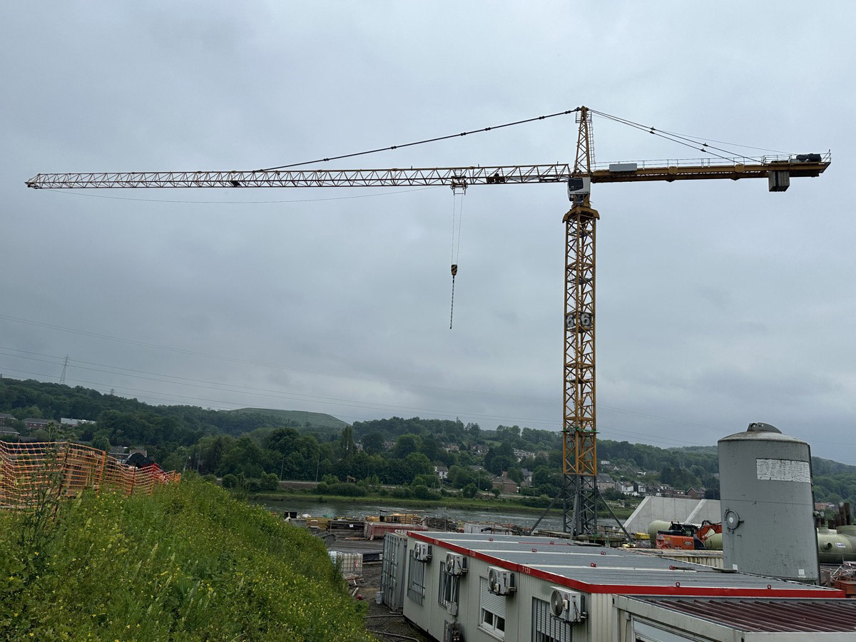 LIEBHERR 420 EC-H 16 Litronic - Guindaste de torre: foto 1 LIEBHERR 420 EC-H 16 Litronic - Guindaste de torre: foto 1
