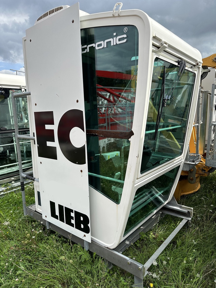 Liebherr LIEBHERR 85 EC-B 5 FR.tronic - Guindaste de torre: foto 1 Liebherr LIEBHERR 85 EC-B 5 FR.tronic - Guindaste de torre: foto 1