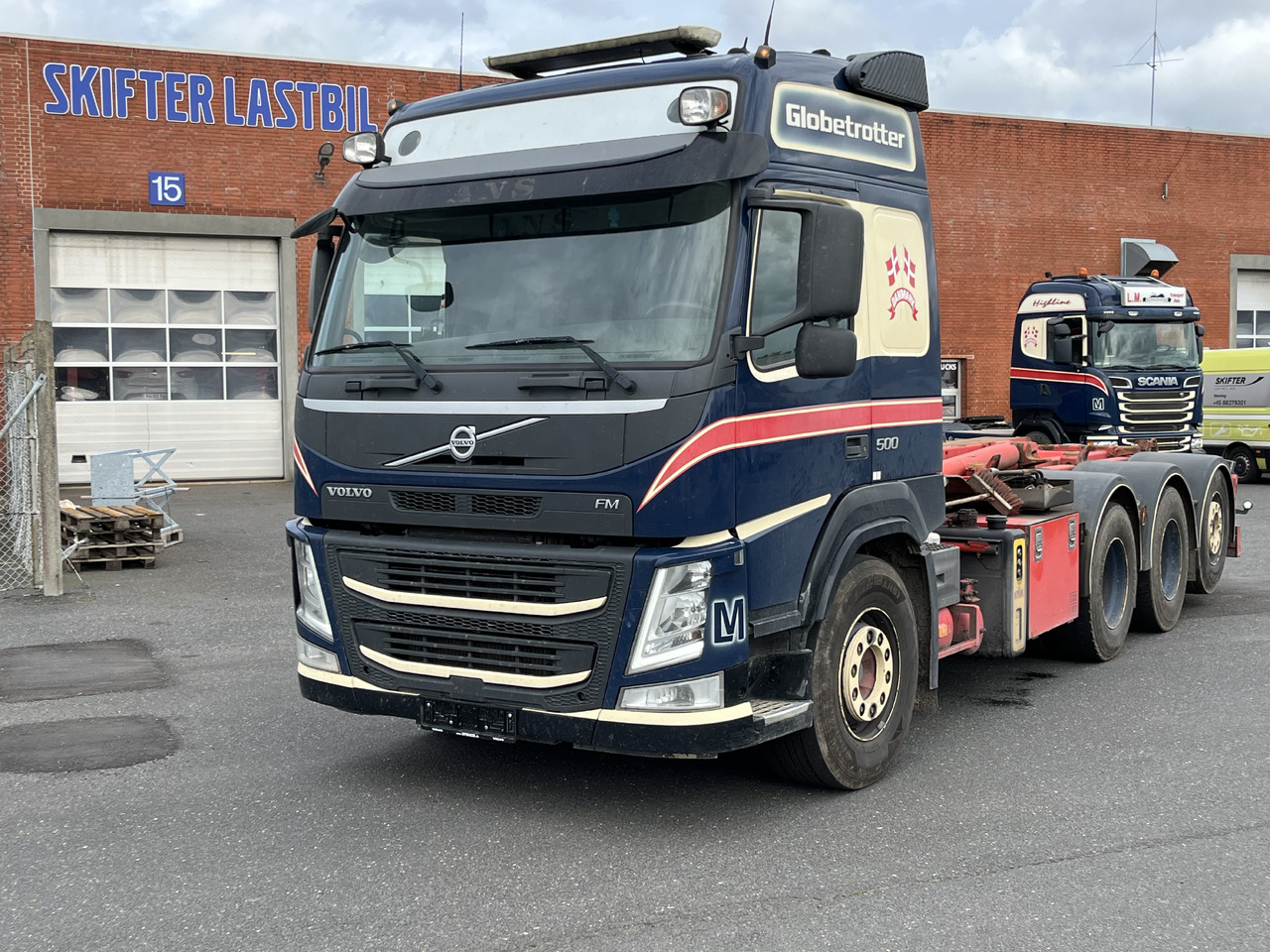 Volvo FM 500 8x4 - Camião polibenne: foto 2 Volvo FM 500 8x4 - Camião polibenne: foto 2
