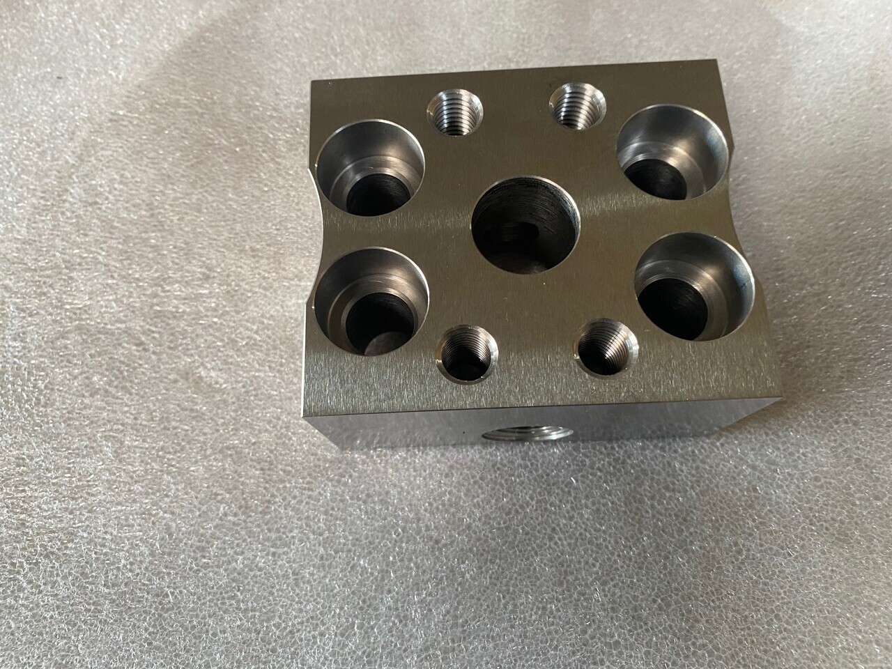 O&K Terex RH90 Flange 1754496 4018570 509-4542 - Peça de reposição: foto 1 O&K Terex RH90 Flange 1754496 4018570 509-4542 - Peça de reposição: foto 1