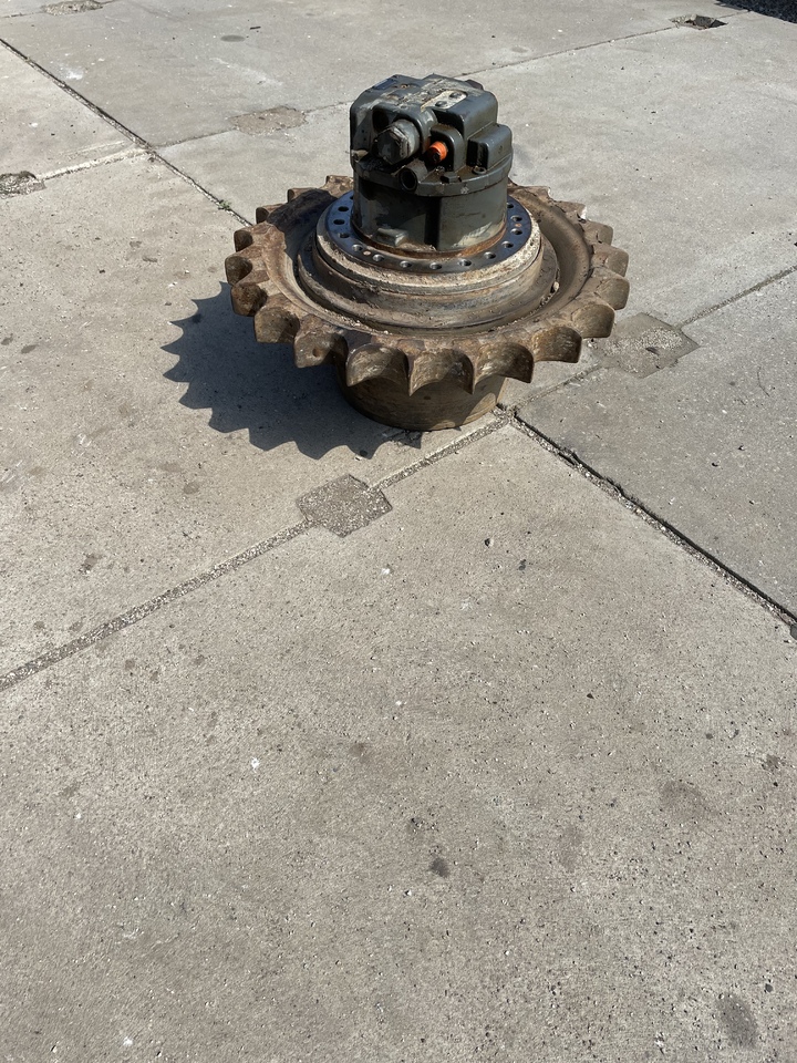 LIEBHERR R906 - Comando final por Escavadora de rastos: foto 4 LIEBHERR R906 - Comando final por Escavadora de rastos: foto 4