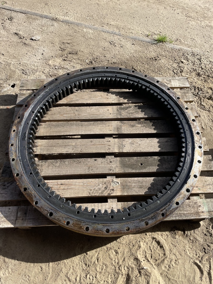 NEW HOLLAND MH PLUS - Coroa de giro: foto 1 NEW HOLLAND MH PLUS - Coroa de giro: foto 1