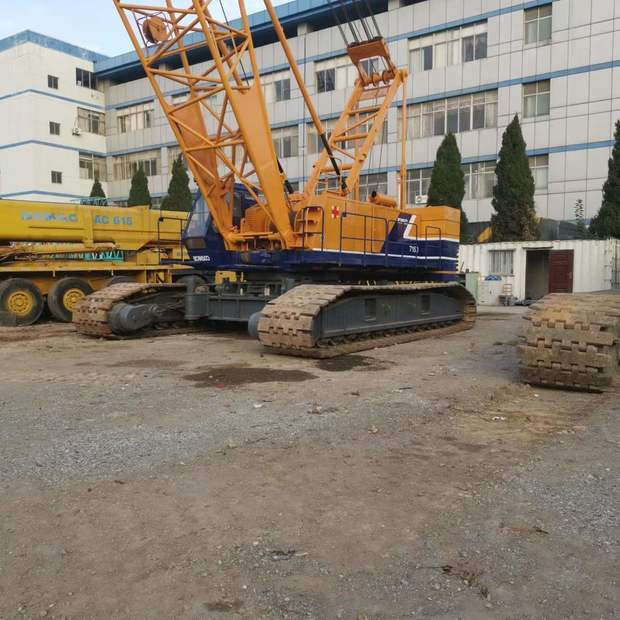 2005 KOBELCO 7150 - Guindaste sobre esteiras: foto 1 2005 KOBELCO 7150 - Guindaste sobre esteiras: foto 1