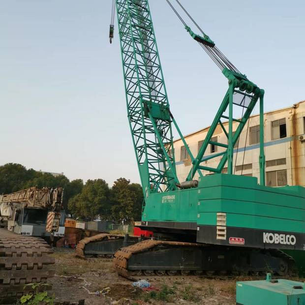2005 KOBELCO 7150 - Guindaste sobre esteiras: foto 1 2005 KOBELCO 7150 - Guindaste sobre esteiras: foto 1