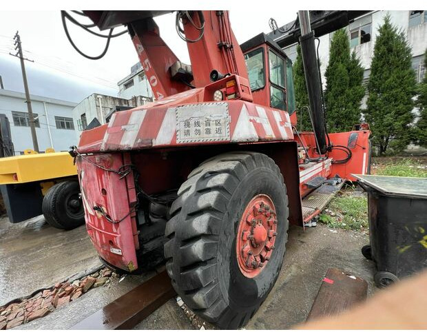 2008 KALMAR DRD420-60S5K - Reachstacker porta contentores: foto 3 2008 KALMAR DRD420-60S5K - Reachstacker porta contentores: foto 3