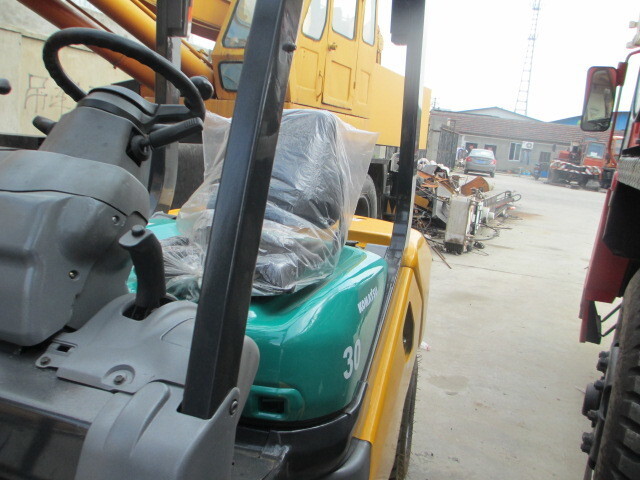 Komatsu FD30-16 - Empilhadeira: foto 5 Komatsu FD30-16 - Empilhadeira: foto 5