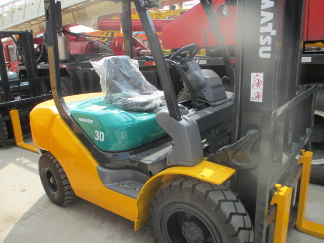 Komatsu FD30-16 - Empilhadeira: foto 2 Komatsu FD30-16 - Empilhadeira: foto 2