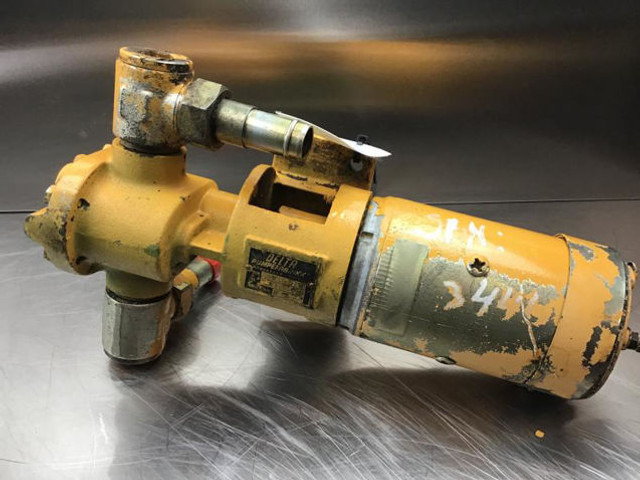 Liebherr A900 B / A900 Li / A900C / A902 INDUSTRIAL / A902 Li - Bomba de combustivel: foto 5 Liebherr A900 B / A900 Li / A900C / A902 INDUSTRIAL / A902 Li - Bomba de combustivel: foto 5