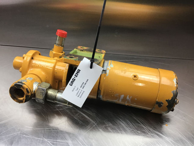 Liebherr A900 B / A900 Li / A900C / A902 INDUSTRIAL / A902 Li - Bomba de combustivel: foto 1 Liebherr A900 B / A900 Li / A900C / A902 INDUSTRIAL / A902 Li - Bomba de combustivel: foto 1