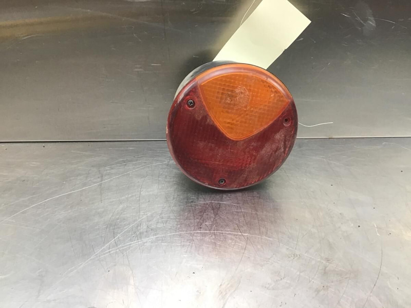 Liebherr Brake Light - Farol traseiros: foto 1 Liebherr Brake Light - Farol traseiros: foto 1