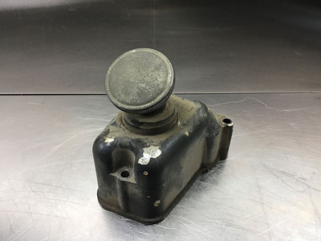 Liebherr Cylinderhead Cover - Motor e peças: foto 4 Liebherr Cylinderhead Cover - Motor e peças: foto 4