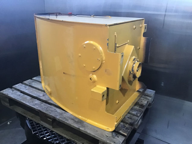 Liebherr Fuel Tank - Tanque de combustível: foto 1 Liebherr Fuel Tank - Tanque de combustível: foto 1