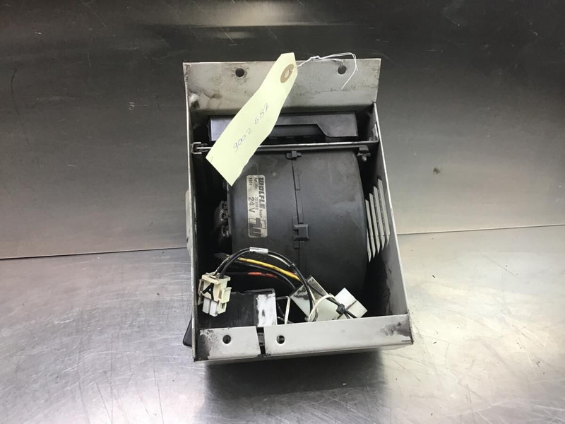 Liebherr Heater Unit - Painel de instrumentos: foto 2 Liebherr Heater Unit - Painel de instrumentos: foto 2