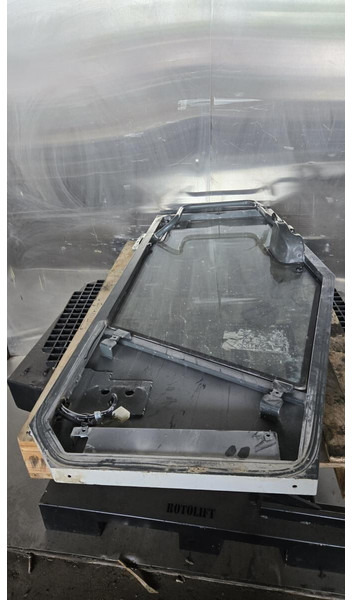 Liebherr - Porta e peças: foto 1 Liebherr - Porta e peças: foto 1