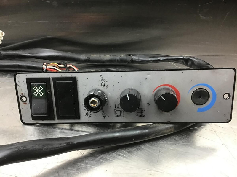 Liebherr Keybaord - Painel de instrumentos: foto 2 Liebherr Keybaord - Painel de instrumentos: foto 2