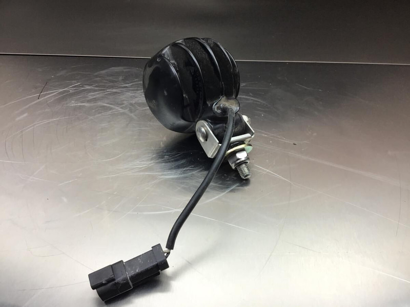 Liebherr L580 / L524 / L538 / L542 / L550 / L556 / L576 / L528 / L566 / L586 / L546 - Farol traseiros: foto 2 Liebherr L580 / L524 / L538 / L542 / L550 / L556 / L576 / L528 / L566 / L586 / L546 - Farol traseiros: foto 2