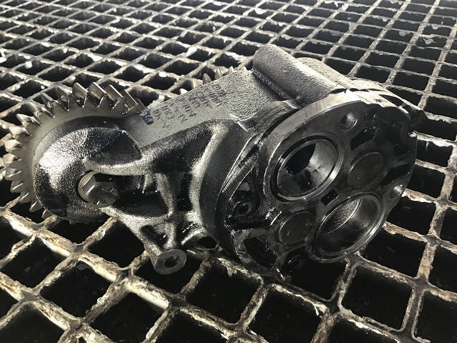 Liebherr Oil Pump - Bomba de óleo: foto 2 Liebherr Oil Pump - Bomba de óleo: foto 2