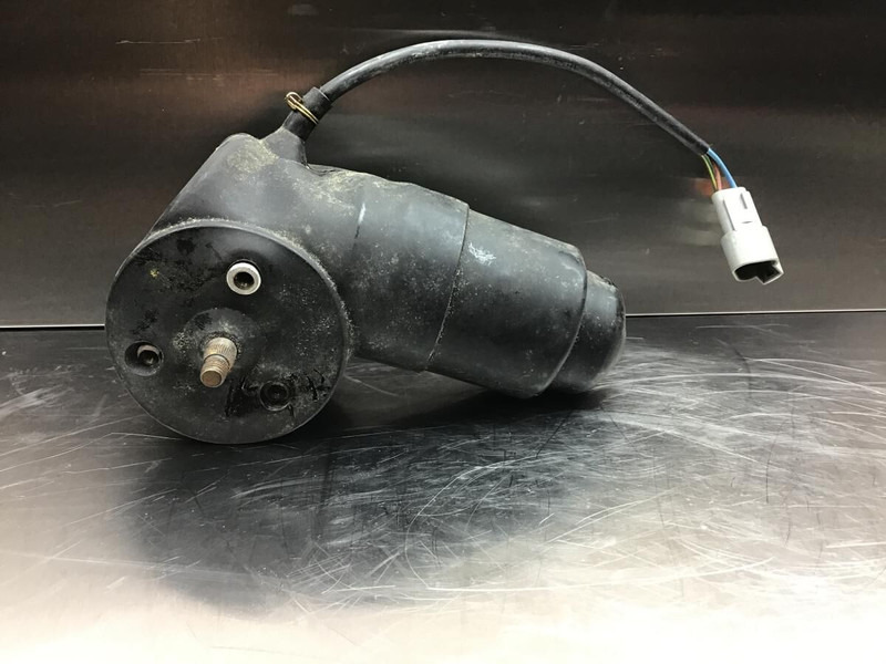 Liebherr R914STD / R914HDSL / R914B / R904 / A904 Li / A902 Li / A900B Li / A316 / A902 INDUSTRIAL / A932 Li / A912 Li / A924 li / A914 L - Limpador de pára-brisa: foto 3 Liebherr R914STD / R914HDSL / R914B / R904 / A904 Li / A902 Li / A900B Li / A316 / A902 INDUSTRIAL / A932 Li / A912 Li / A924 li / A914 L - Limpador de pára-brisa: foto 3