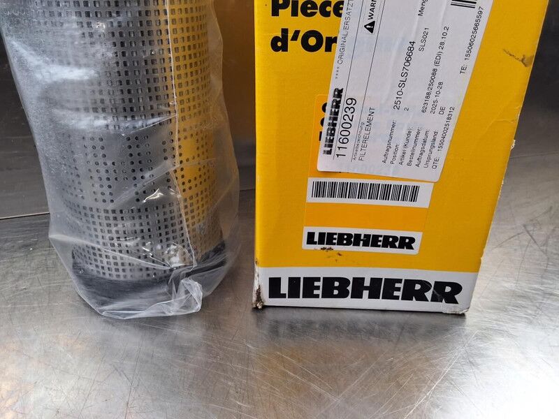 Liebherr R922 / R924 / R922 LC / R914 COMPACT / R920 LC / R920 NLC / R918 XLC / R918 LC / R918 NLC / R924 LC - Filtro de ar: foto 2 Liebherr R922 / R924 / R922 LC / R914 COMPACT / R920 LC / R920 NLC / R918 XLC / R918 LC / R918 NLC / R924 LC - Filtro de ar: foto 2