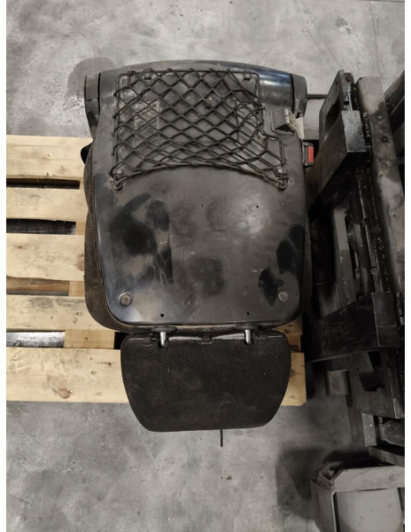 Liebherr R926 COMP / R946 LC / R946 LC-V / R946 NLC / R946 S-HD / R950 / R950 LC-V / R950 S-HD / R922 LC / R926 LC / R920 LC / R920 NLC / - Banco: foto 1 Liebherr R926 COMP / R946 LC / R946 LC-V / R946 NLC / R946 S-HD / R950 / R950 LC-V / R950 S-HD / R922 LC / R926 LC / R920 LC / R920 NLC / - Banco: foto 1