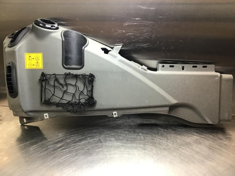 Liebherr R926 K-LC / R946 LC - Para-choque: foto 1 Liebherr R926 K-LC / R946 LC - Para-choque: foto 1