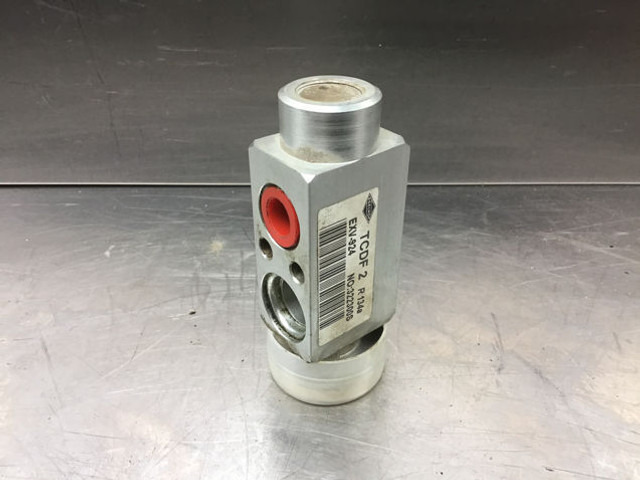 Liebherr Valve - Motor e peças: foto 1 Liebherr Valve - Motor e peças: foto 1