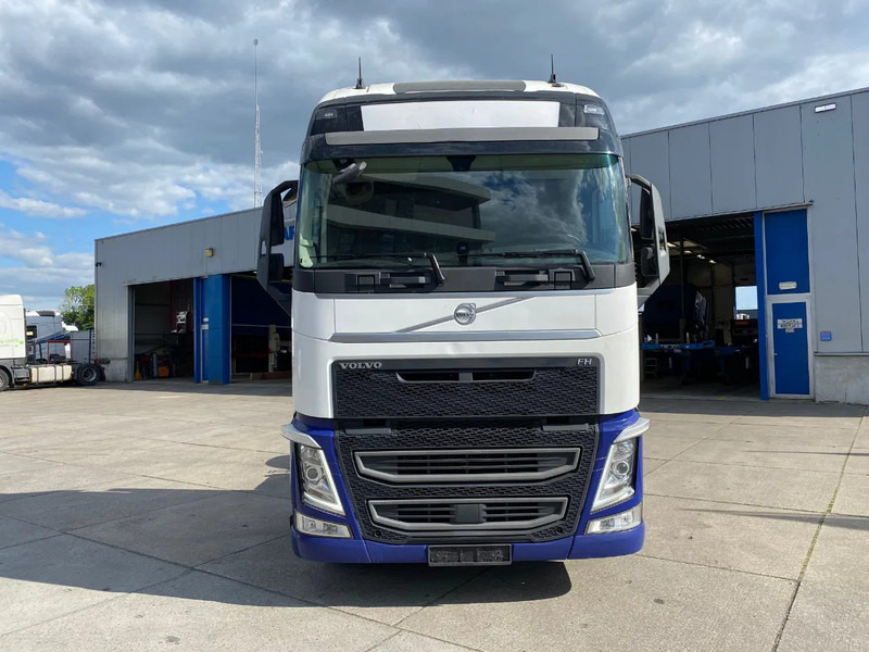 Volvo FH 13.500 Globetrotter XL / I-Park Cool / 2x Tank / Euro 6D - Tractor: foto 2 Volvo FH 13.500 Globetrotter XL / I-Park Cool / 2x Tank / Euro 6D - Tractor: foto 2