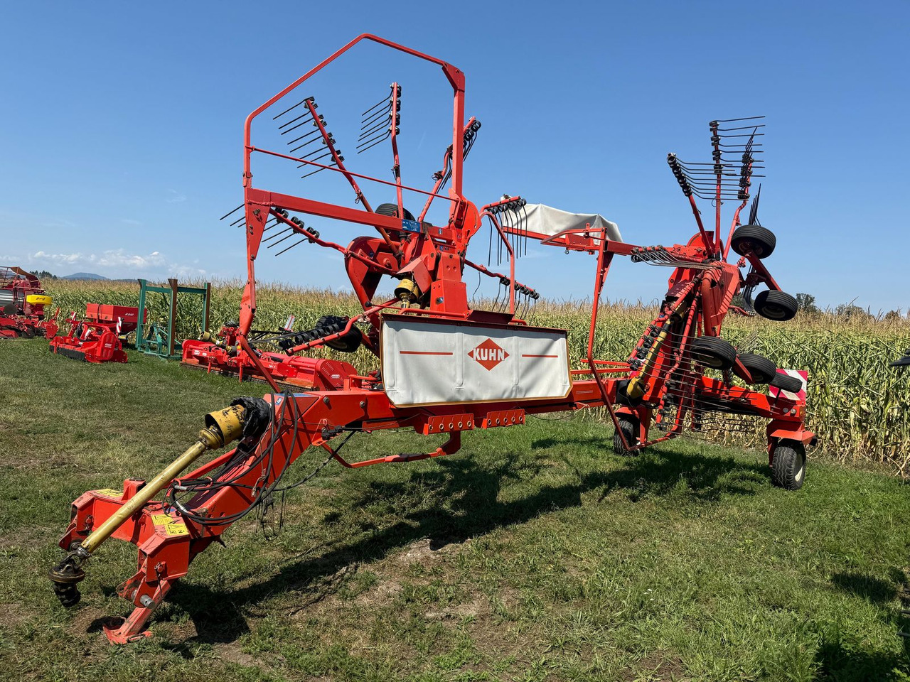 Kuhn GA 7302 DL - Ancinho enleirador: foto 1 Kuhn GA 7302 DL - Ancinho enleirador: foto 1
