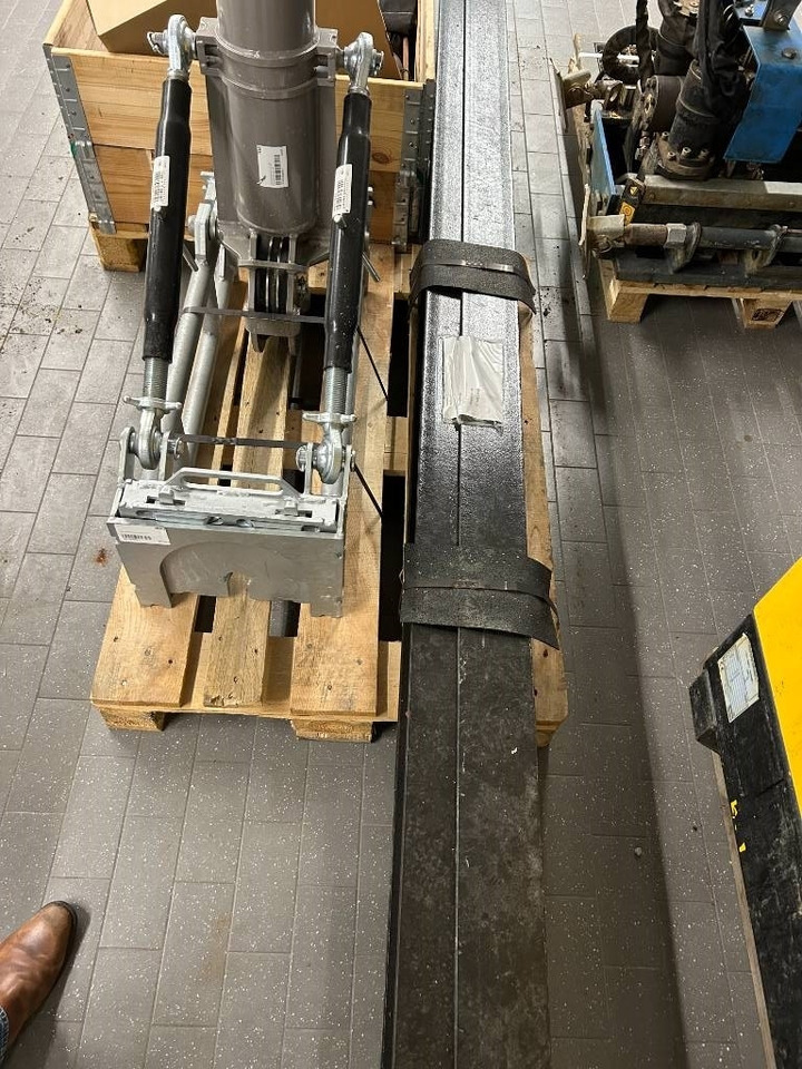 Tracto GRUNDOTUGGER 250 - Equipamento por Máquina de construção: foto 5 Tracto GRUNDOTUGGER 250 - Equipamento por Máquina de construção: foto 5