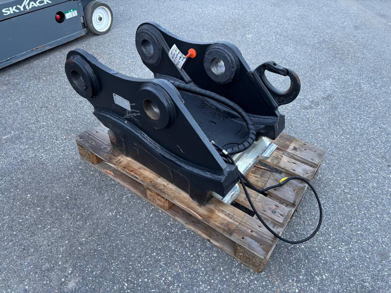 Cat S 80 Quick Coupler - Acoplamento rápido por Máquina de construção: foto 3 Cat S 80 Quick Coupler - Acoplamento rápido por Máquina de construção: foto 3